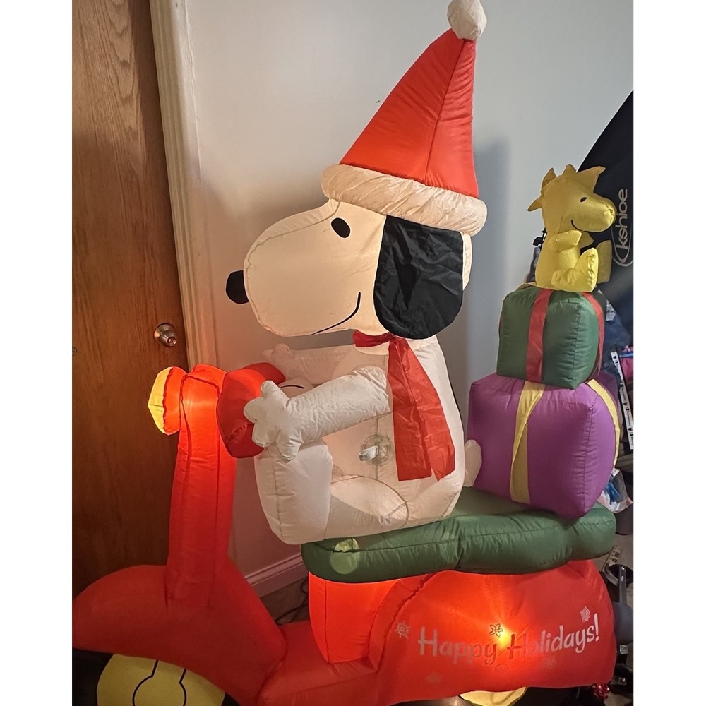 Peanuts Snoopy On Scooter 6' Tall Airblown Light-Up Inflatable #0462885/WORKS